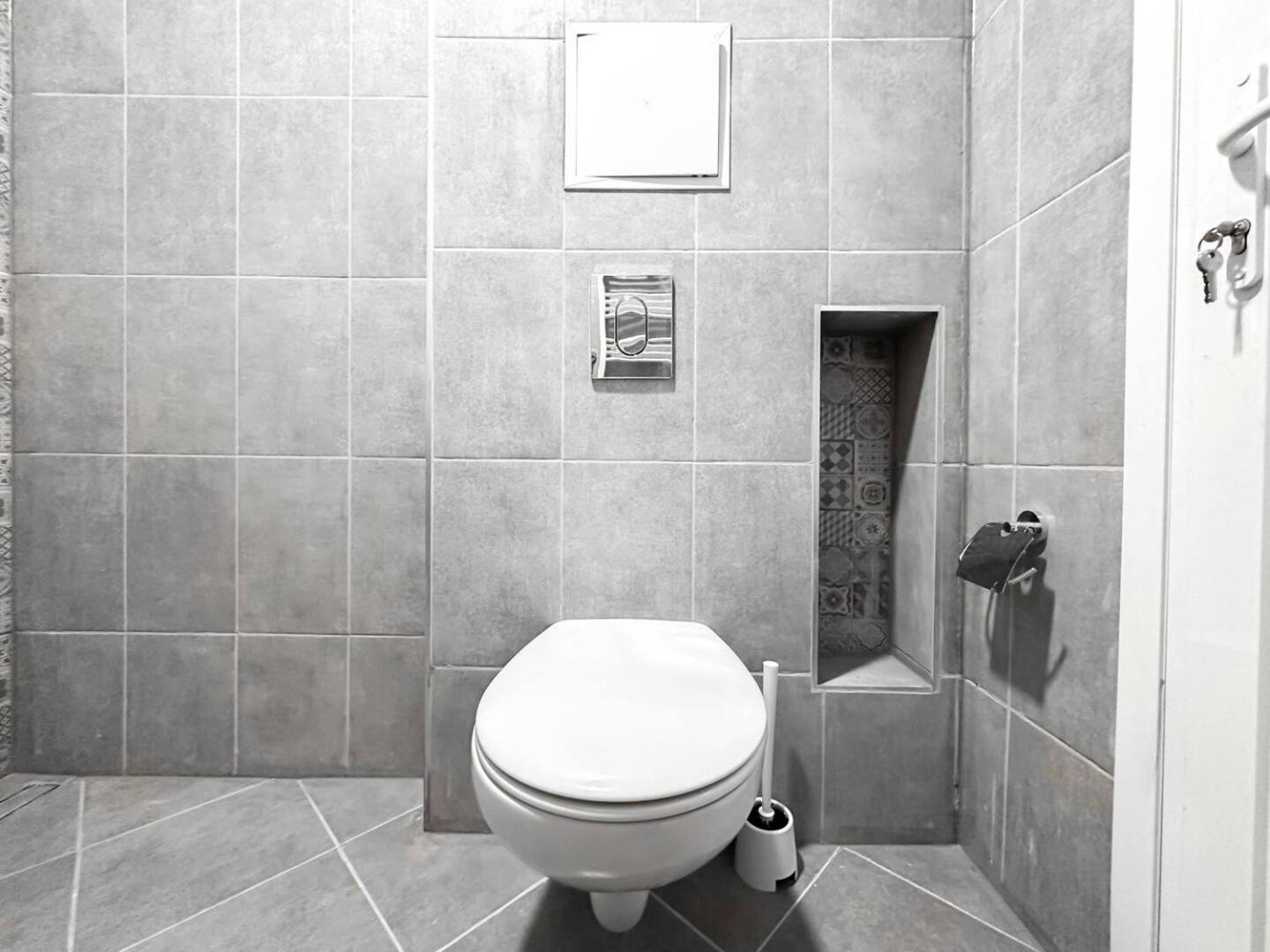 6 Studios 6 Bathrooms 2 Levels Kitchens Sofia Exterior foto
